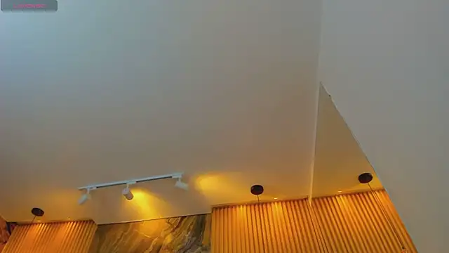 ella_harper's cam snapshot