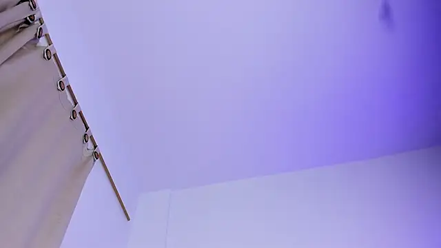 mia_purplee's cam snapshot