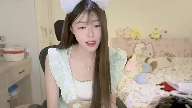 Onecutelittle's cam snapshot