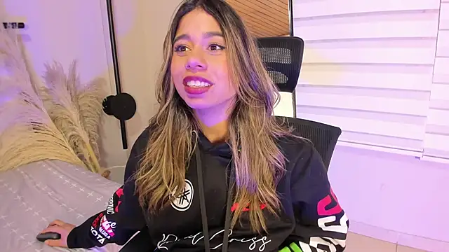 Rachell_criss's cam snapshot