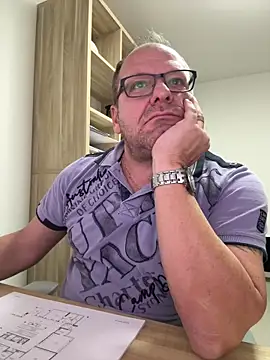 coupleLatinaLovers's cam snapshot