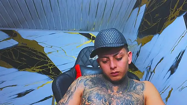 Kevin22_222's cam snapshot