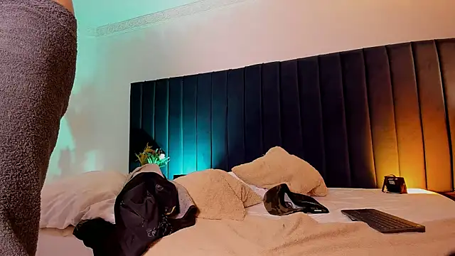 dominik_thompson777's cam snapshot