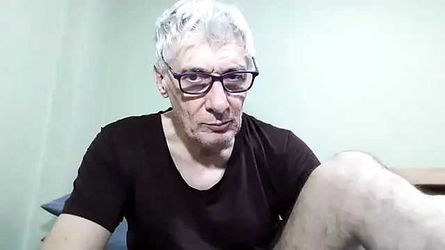 BIGUNCUTHARDCOCK live sex cam