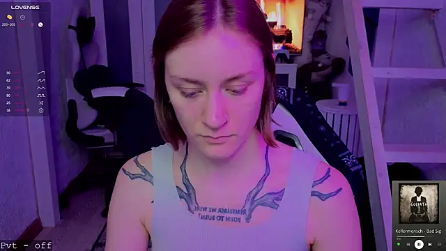 RetroMarie's cam snapshot