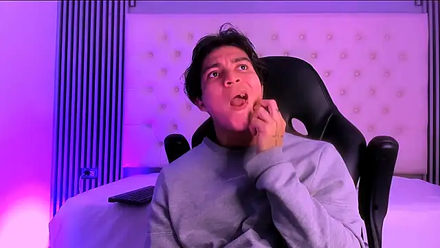 toji_luxxer live sex cam