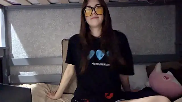 AliceNova's cam snapshot