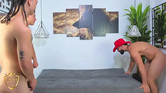 Golden_boys_ggh live sex cam