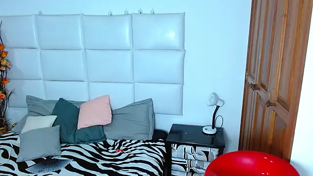 Caroline_belle's cam snapshot