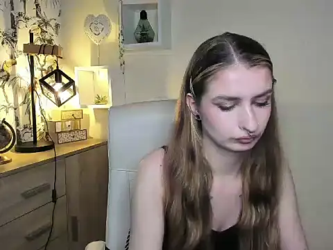 NinaBlond1's cam snapshot