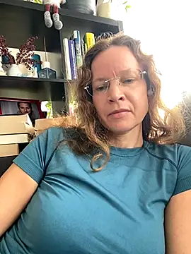 AnnikaRose live sex cam