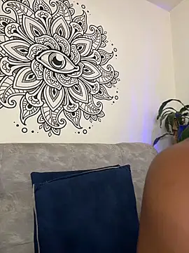 aaroncolombia live sex cam