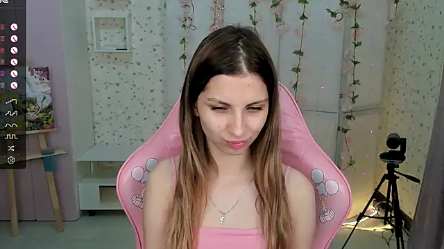 SirenaSky's cam snapshot