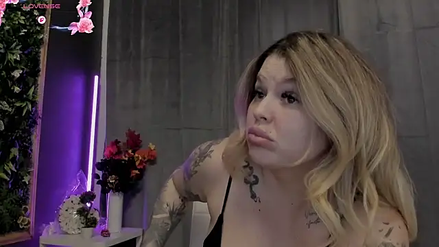 Issa_Jo's cam snapshot