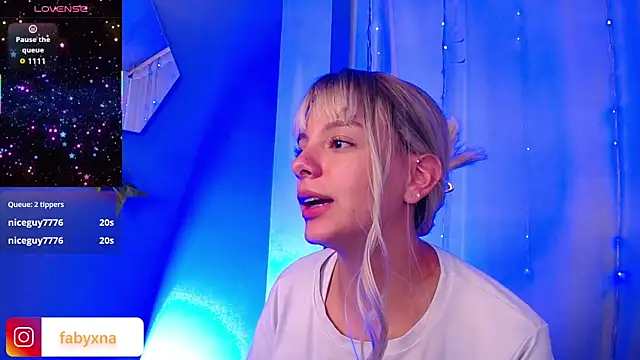 peyton_golden1's cam snapshot