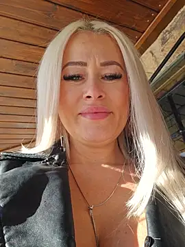 MILFBARBY live sex cam