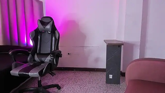 brianna-03's cam snapshot