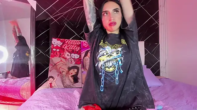 Candy_leilaa3's cam snapshot