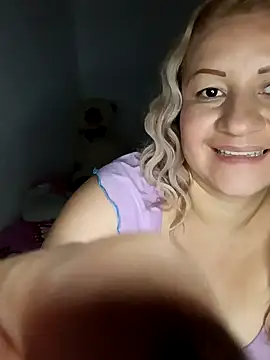 Karoline_milf_hot's cam snapshot