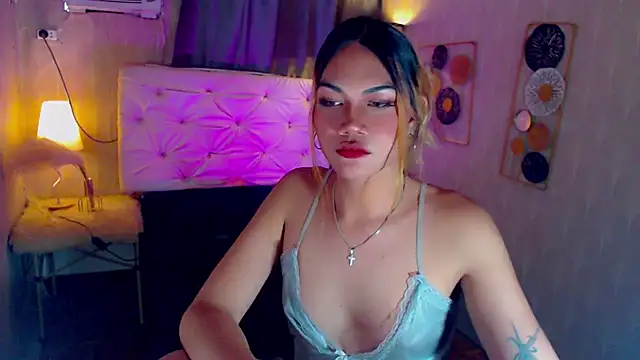 StellaSaucyCum live sex cam
