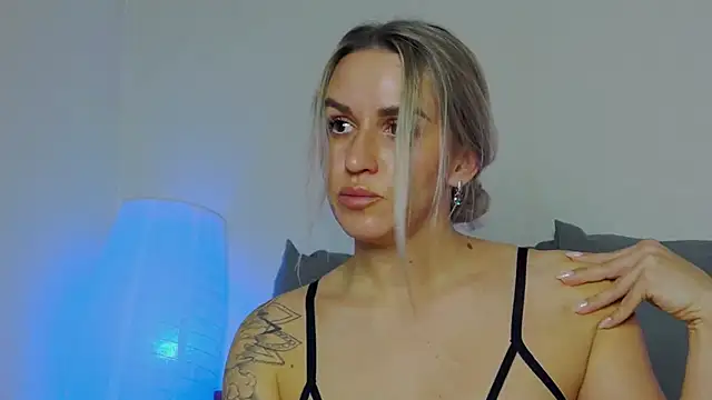 SofiJames's cam snapshot