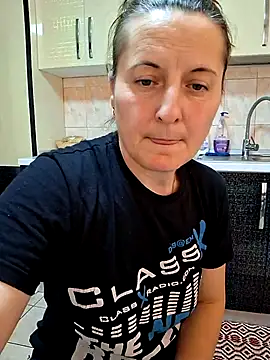 Sweet-milf-'s cam snapshot