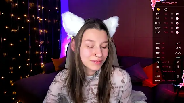 LinaBlossom_'s cam snapshot