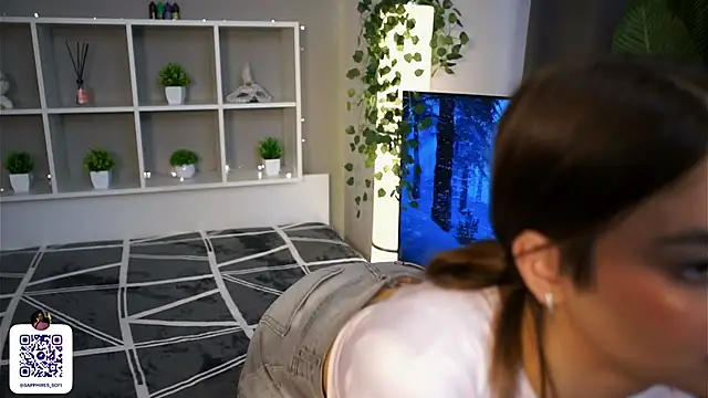 LauraHansil's cam snapshot