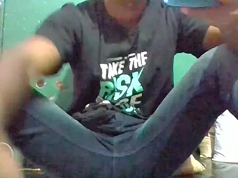 Innocentguy800 live sex cam