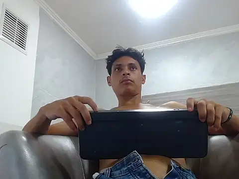 wiltom_'s cam snapshot