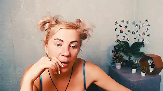 EmmaCat_'s cam snapshot