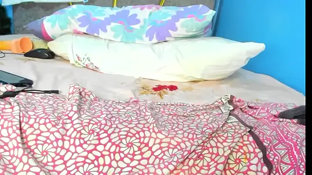 petite_ebony001's cam snapshot