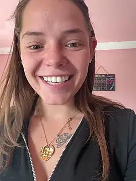 Wildmaca's cam snapshot