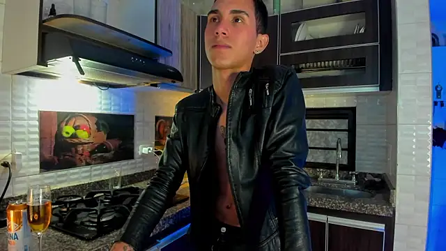 Alexmillers live sex cam