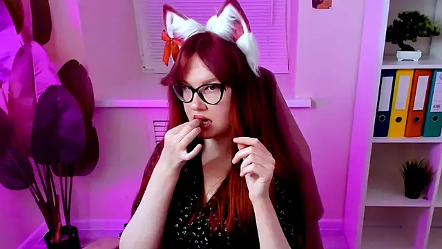 CarolGiggly live sex cam