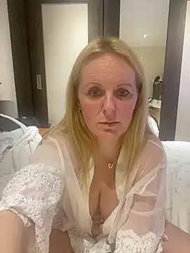 madamlillyrose live sex cam