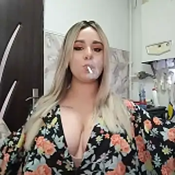 AdelinaJude's cam snapshot