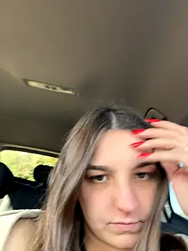 DoriDeluxe66 live sex cam