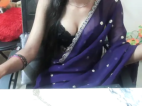 lo_e_shreya's cam snapshot