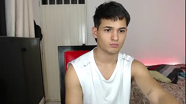 Alex_mojica live sex cam