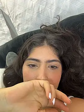 Gaby_zahir_'s cam snapshot