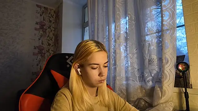 Witching_Moon's cam snapshot