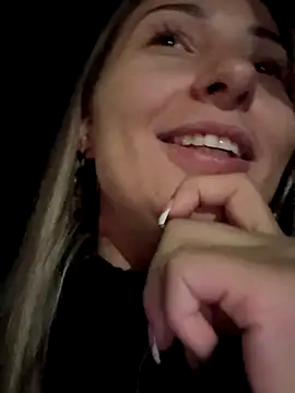 LetsFunKARINA live sex cam