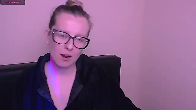 AllaLeomz's cam snapshot