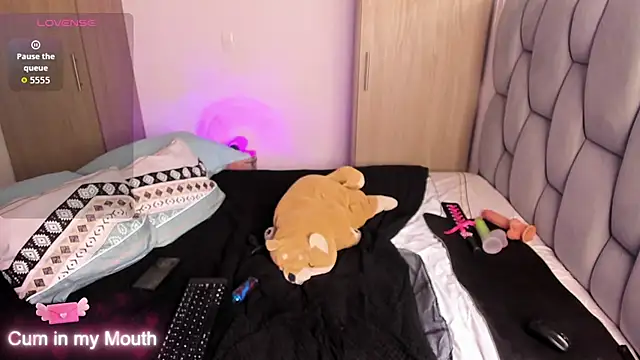 Sophie_whitexxx live sex cam