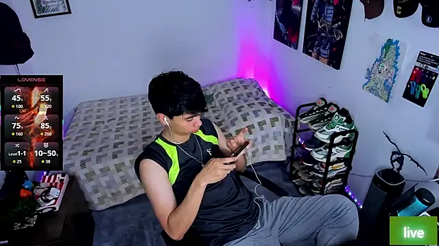 Yaiden_11's cam snapshot