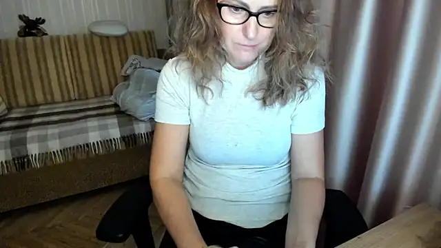 lauraoven's cam snapshot