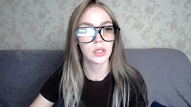 HitGyrl's cam snapshot