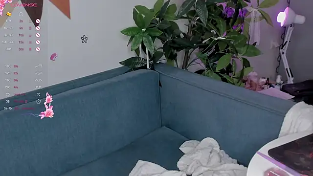 LilyBelll's cam snapshot