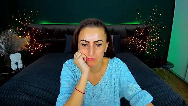 Rebecca_Diamond's cam snapshot